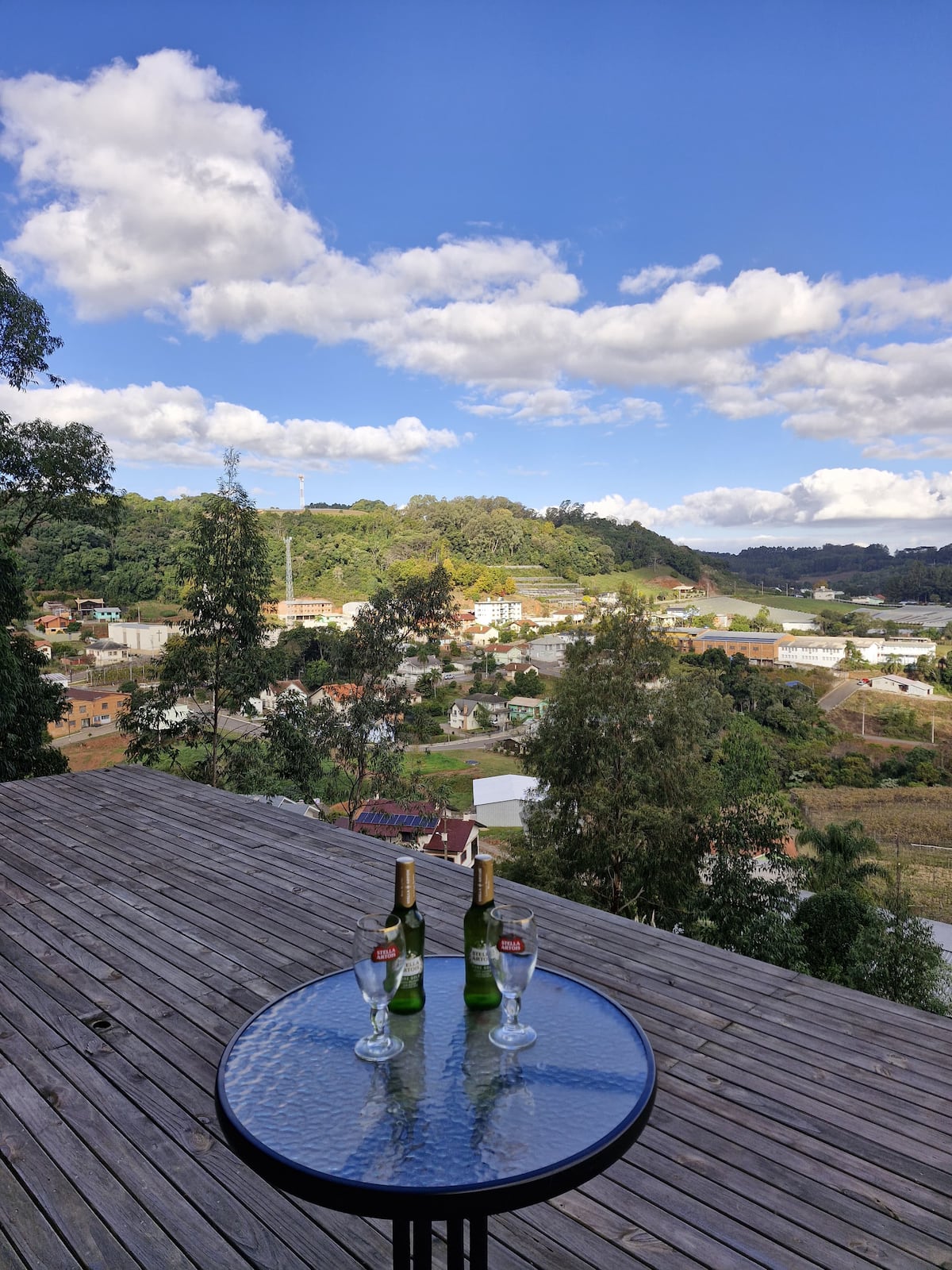 Vista da colina ao entardecer